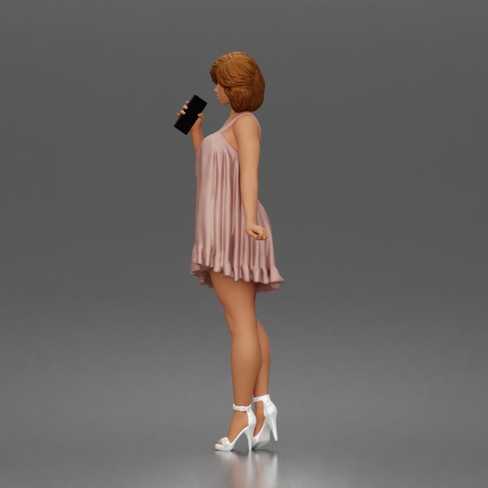Foto de producto de maqueta para diorama 3: Figura de pie: mujer con vestido corto, teléfono móvil y zapatos de tacón (a180)