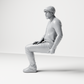 Diorama Modellbau Produktfoto 6: Sitzende Figur: Älterer Mann mit Mütze und Freizeitkleidung (a203)