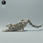Foto de producto de figura animal Animal Den Miniatures 0: figura de animal salvaje: leopardo de las nieves estirándose (22_12_19)