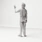 Stehende Figur: Passant hebt die Hand zum Gruß (Ref. Nr. 505) - vollständige Studioansicht 4