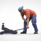 Foto del producto Diorama y modelo de figura en miniatura: Mecánico con gato hidráulico